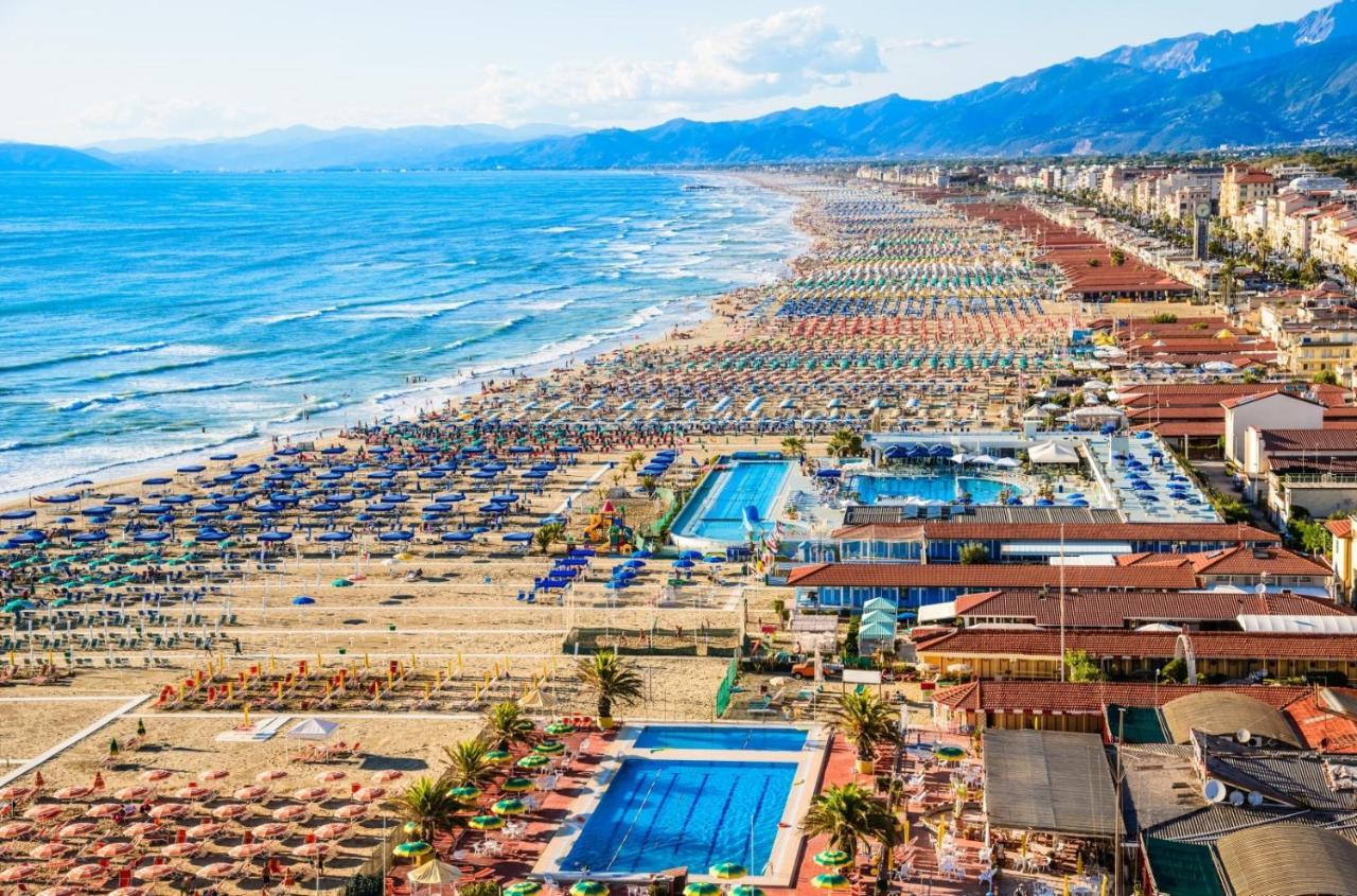 Elegante Villetta Viareggio Esterno foto